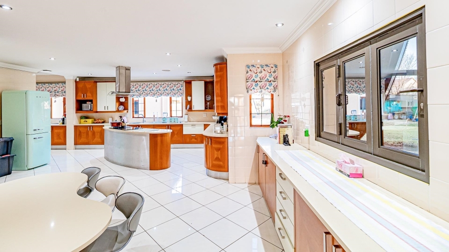 5 Bedroom Property for Sale in Raslouw A H Gauteng