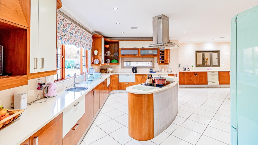 5 Bedroom Property for Sale in Raslouw A H Gauteng