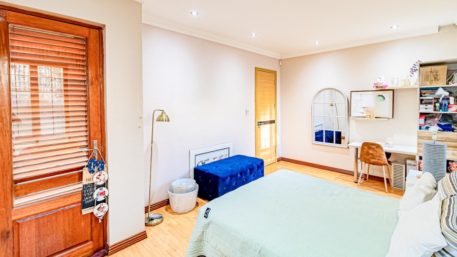 5 Bedroom Property for Sale in Raslouw A H Gauteng