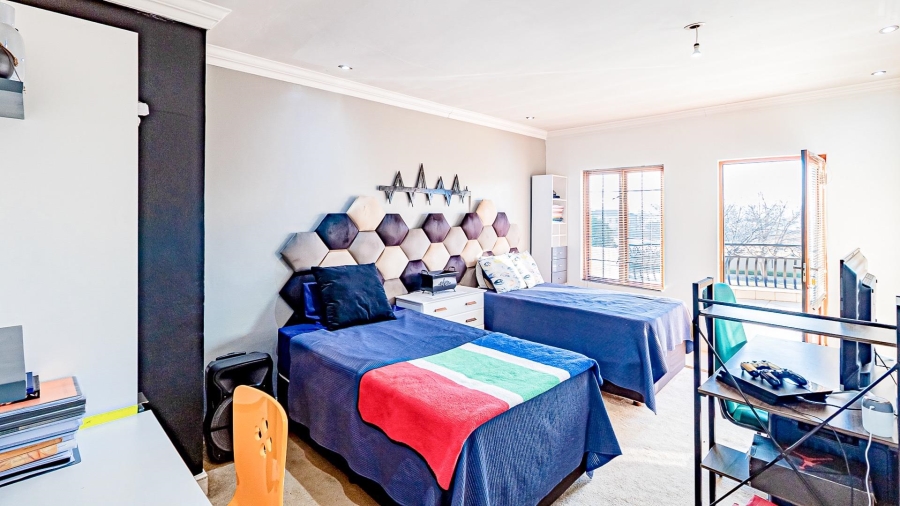 5 Bedroom Property for Sale in Raslouw A H Gauteng