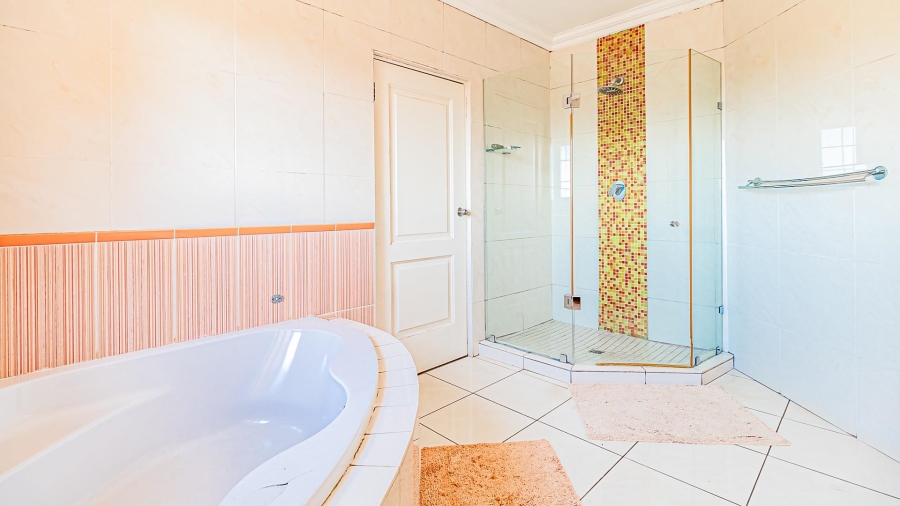 5 Bedroom Property for Sale in Raslouw A H Gauteng