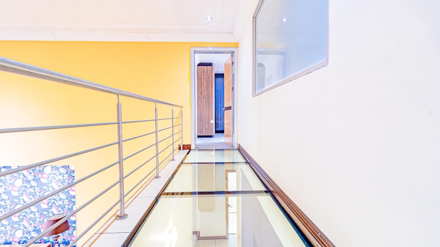 5 Bedroom Property for Sale in Raslouw A H Gauteng