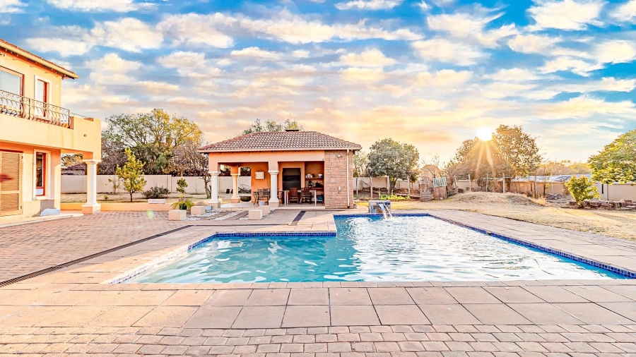 5 Bedroom Property for Sale in Raslouw A H Gauteng