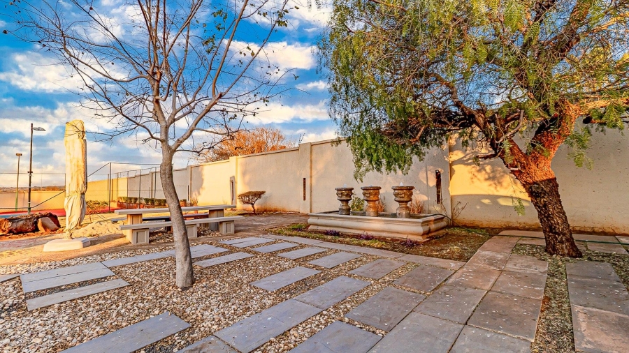 5 Bedroom Property for Sale in Raslouw A H Gauteng
