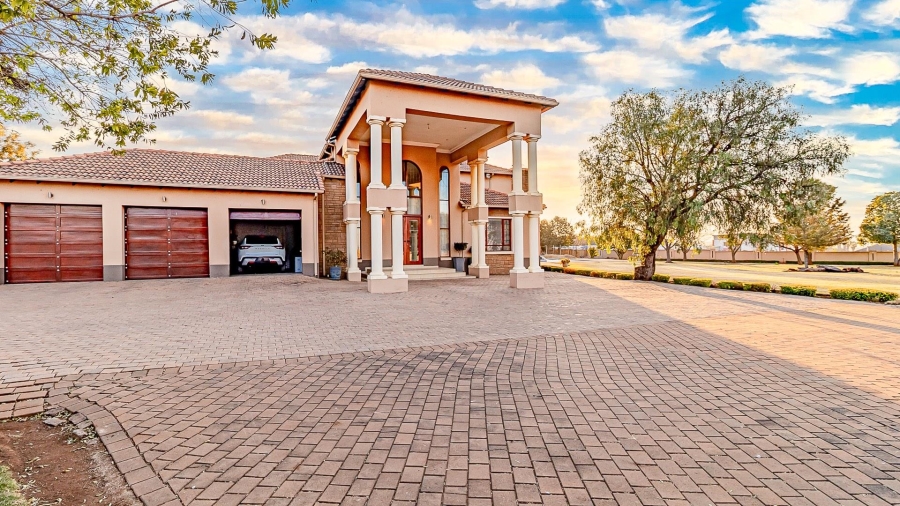5 Bedroom Property for Sale in Raslouw A H Gauteng
