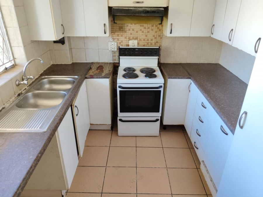 2 Bedroom Property for Sale in Windsor East Gauteng