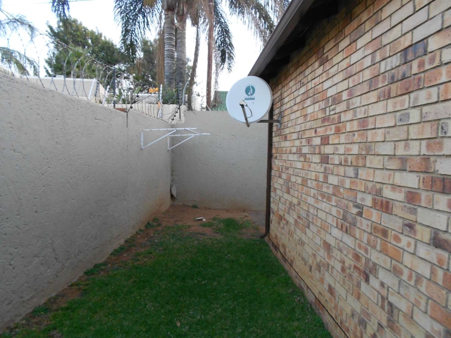 To Let 3 Bedroom Property for Rent in North Riding Gauteng