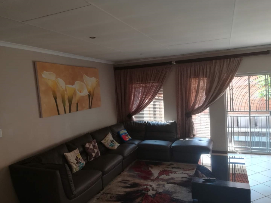 To Let 3 Bedroom Property for Rent in Monavoni Gauteng