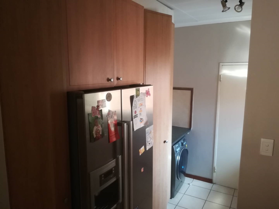 To Let 3 Bedroom Property for Rent in Monavoni Gauteng