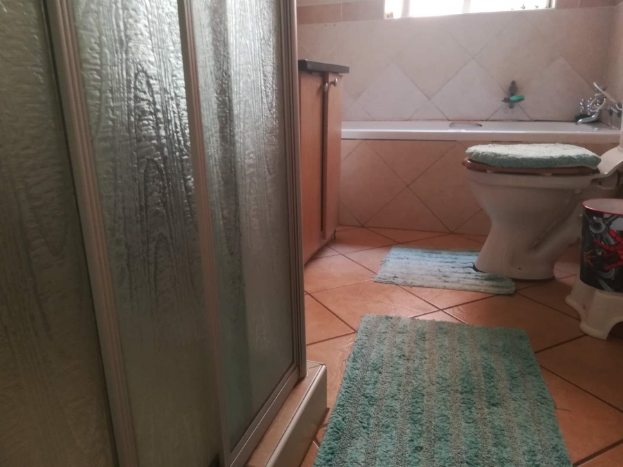 To Let 3 Bedroom Property for Rent in Monavoni Gauteng