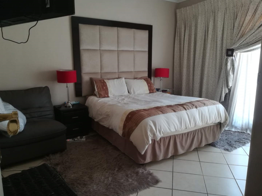 To Let 3 Bedroom Property for Rent in Monavoni Gauteng