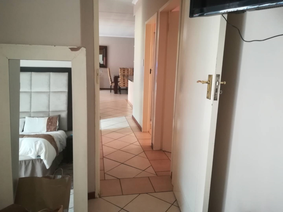 To Let 3 Bedroom Property for Rent in Monavoni Gauteng