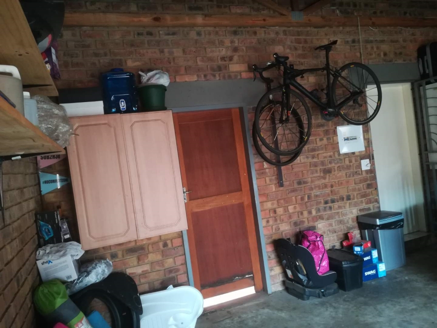 To Let 3 Bedroom Property for Rent in Monavoni Gauteng