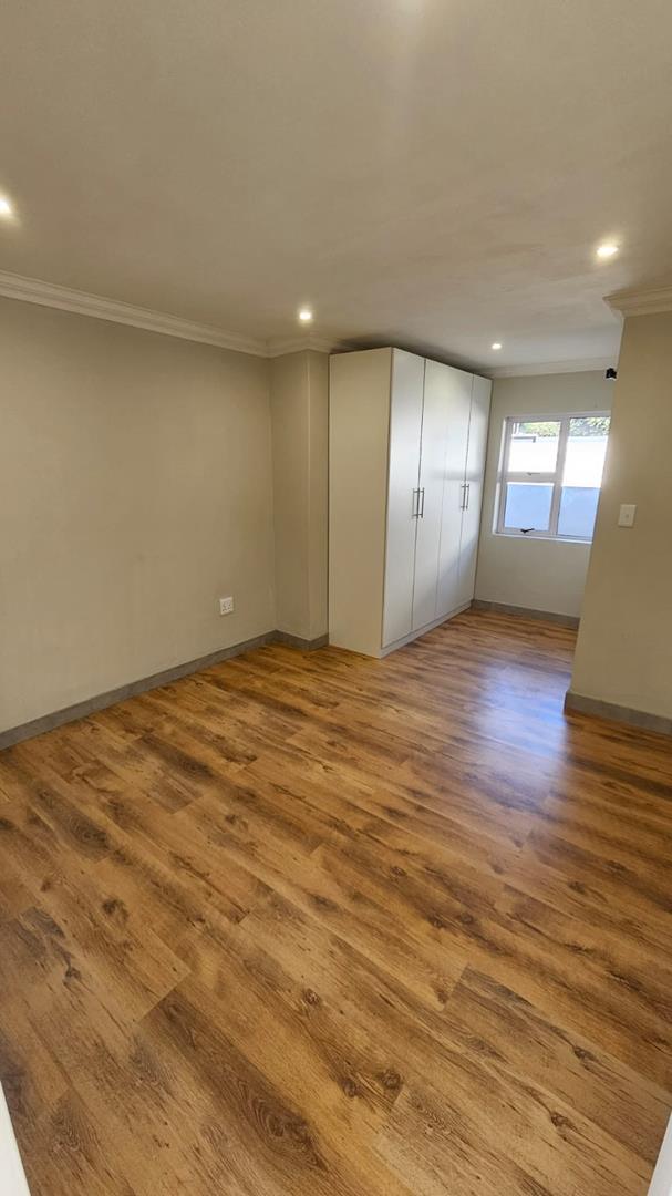 5 Bedroom Property for Sale in Wierdapark Gauteng