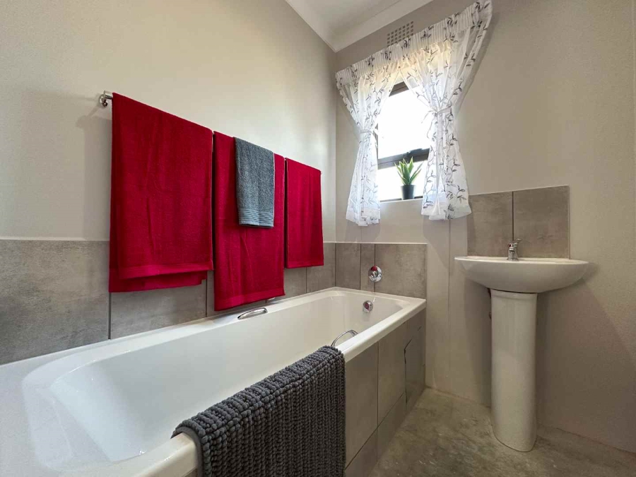 2 Bedroom Property for Sale in Tanganani Gauteng