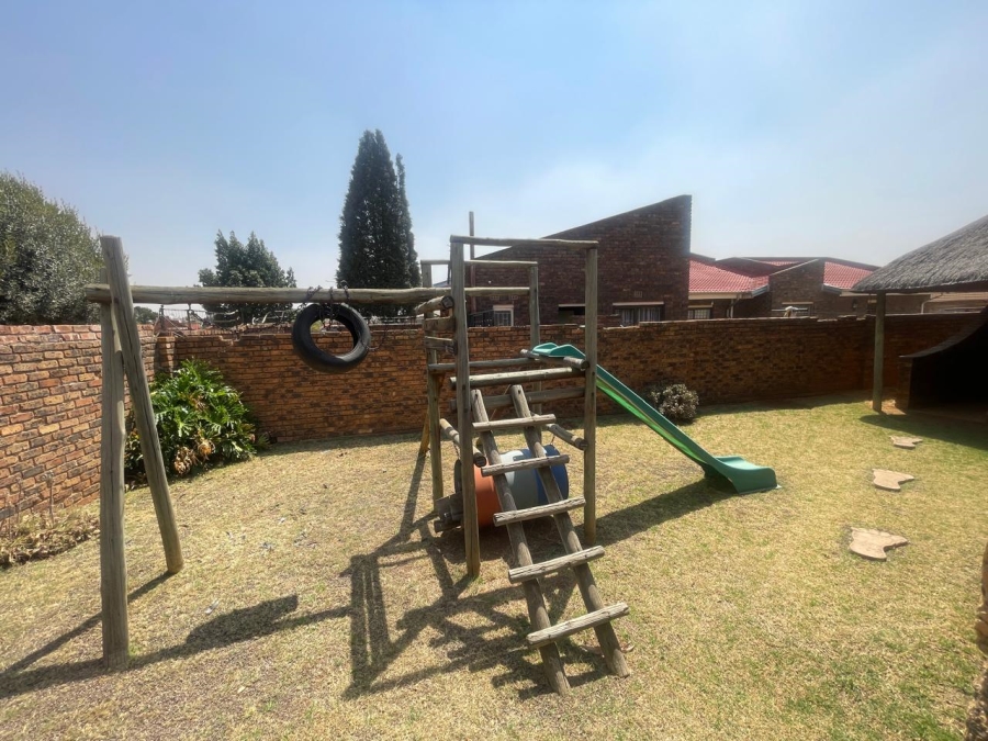 To Let 3 Bedroom Property for Rent in Klippoortje Gauteng