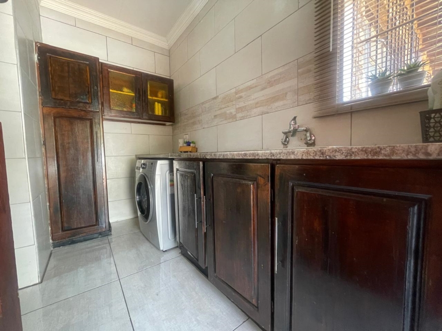 To Let 3 Bedroom Property for Rent in Klippoortje Gauteng