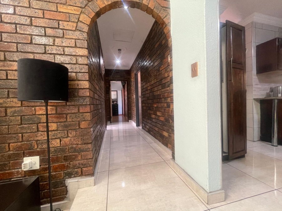 To Let 3 Bedroom Property for Rent in Klippoortje Gauteng