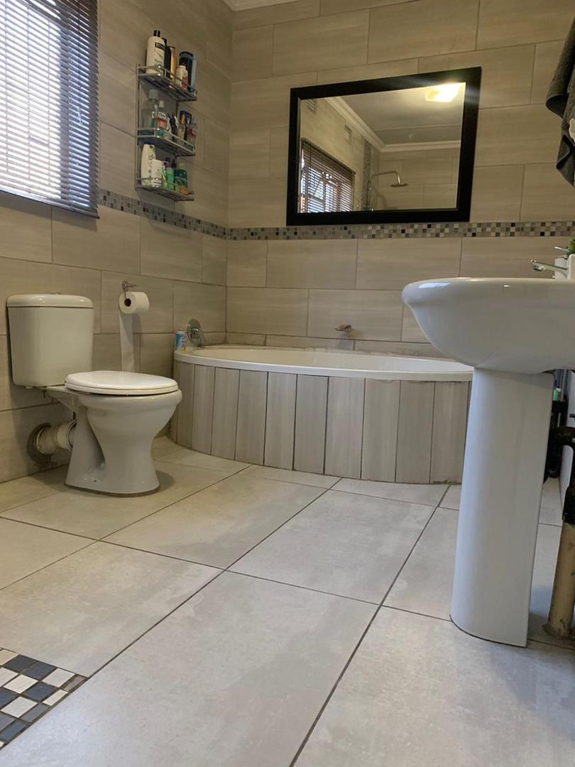 To Let 3 Bedroom Property for Rent in Klippoortje Gauteng