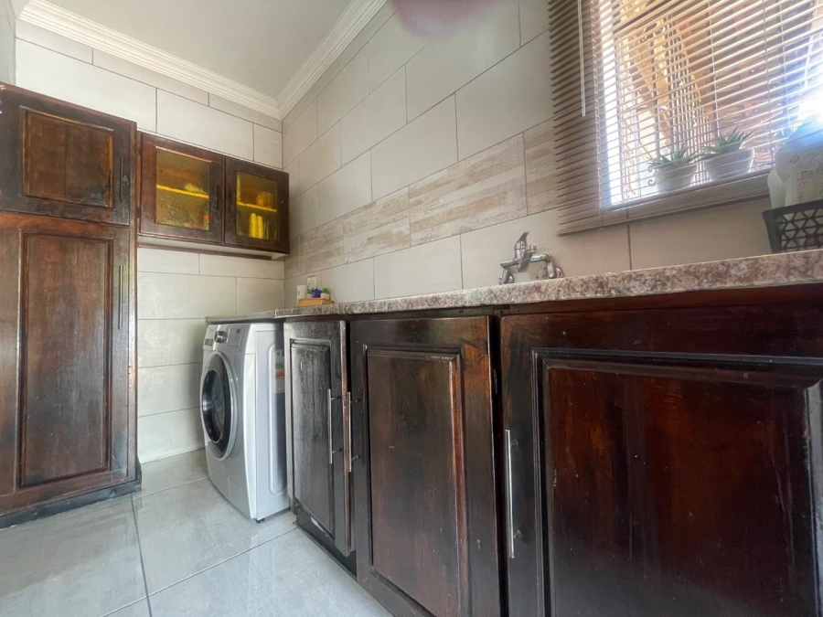 To Let 3 Bedroom Property for Rent in Klippoortje Gauteng