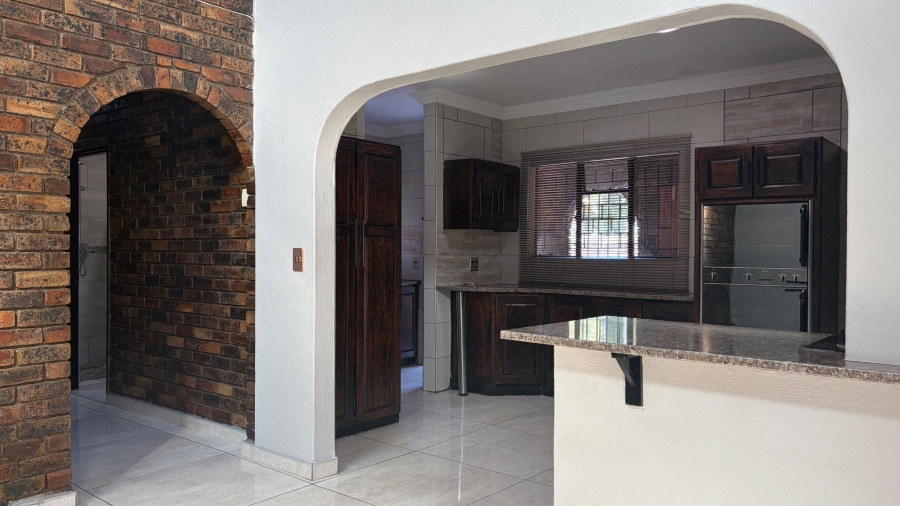 To Let 3 Bedroom Property for Rent in Klippoortje Gauteng