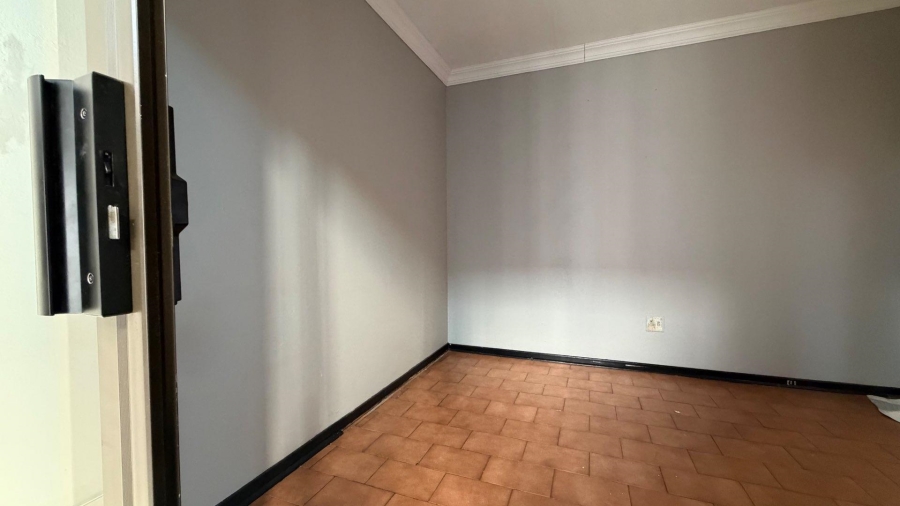 To Let 3 Bedroom Property for Rent in Klippoortje Gauteng