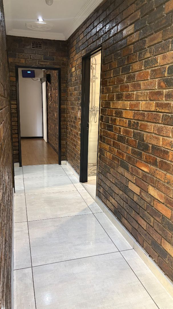 To Let 3 Bedroom Property for Rent in Klippoortje Gauteng