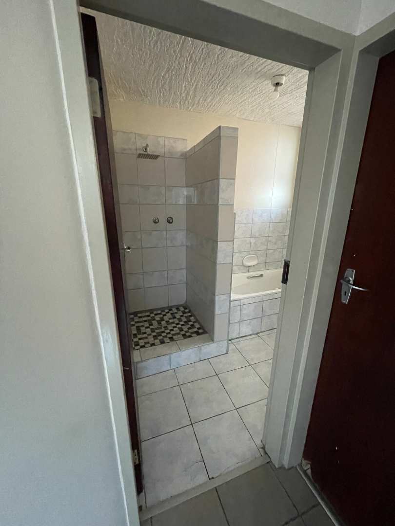 2 Bedroom Property for Sale in Silverton Gauteng