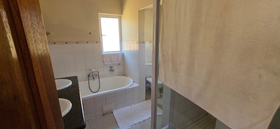4 Bedroom Property for Sale in Six Fountains Residential Estate Gauteng