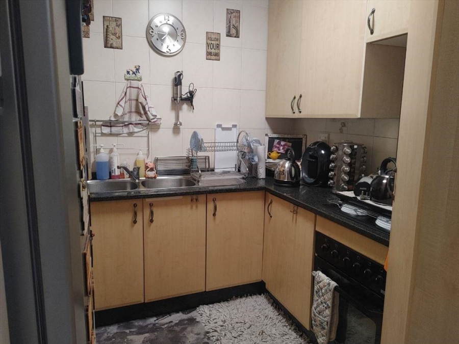 2 Bedroom Property for Sale in Glen Marais Gauteng