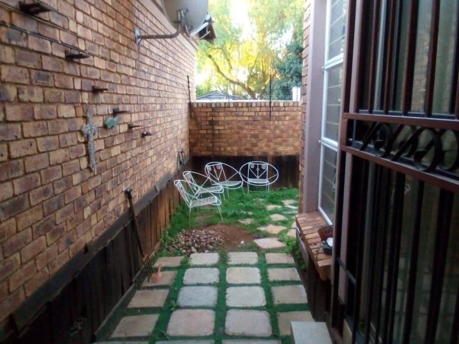 2 Bedroom Property for Sale in Nimrod Park Gauteng