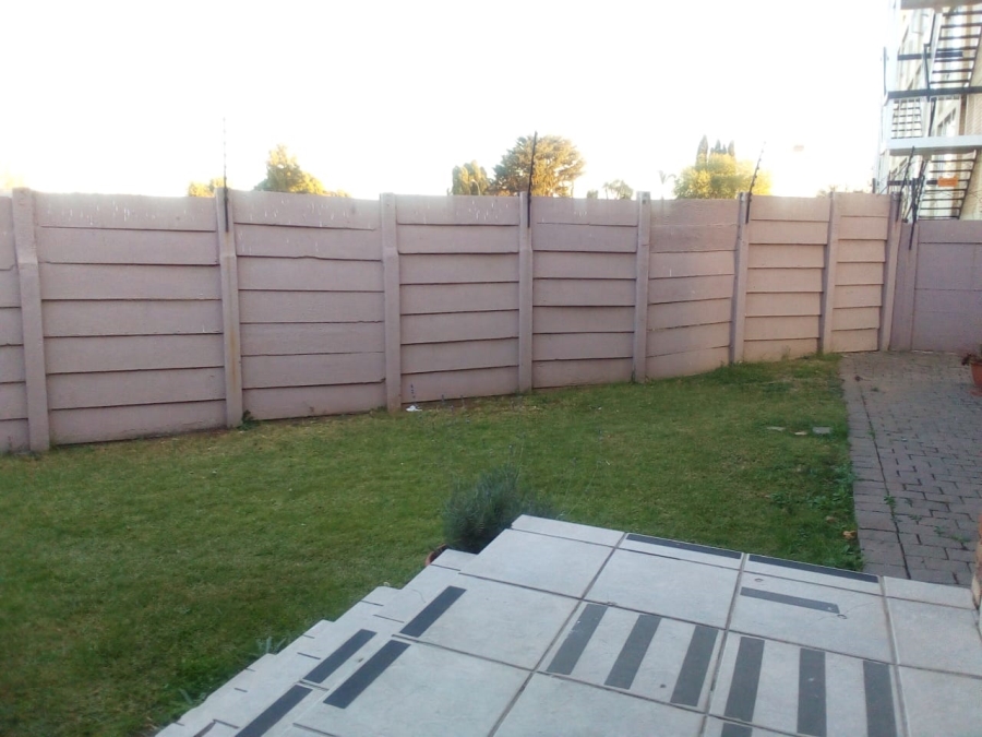2 Bedroom Property for Sale in Nimrod Park Gauteng