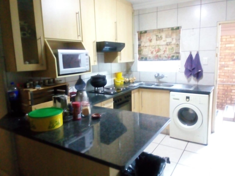 2 Bedroom Property for Sale in Nimrod Park Gauteng