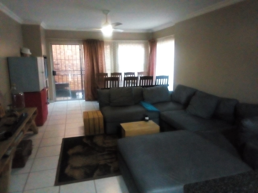 2 Bedroom Property for Sale in Nimrod Park Gauteng