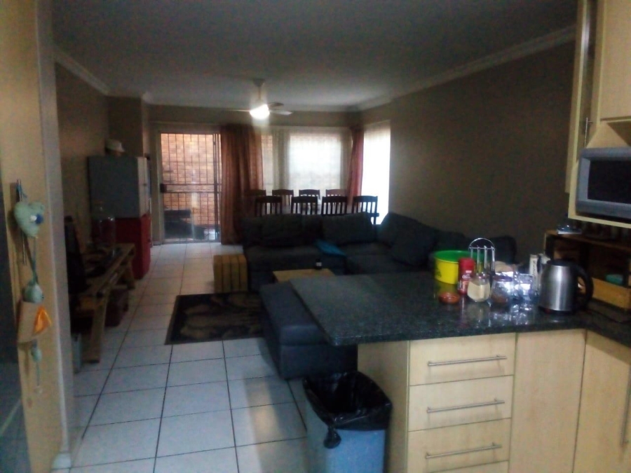 2 Bedroom Property for Sale in Nimrod Park Gauteng