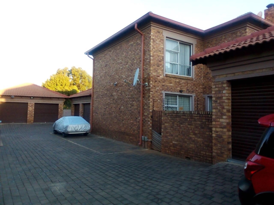 2 Bedroom Property for Sale in Nimrod Park Gauteng