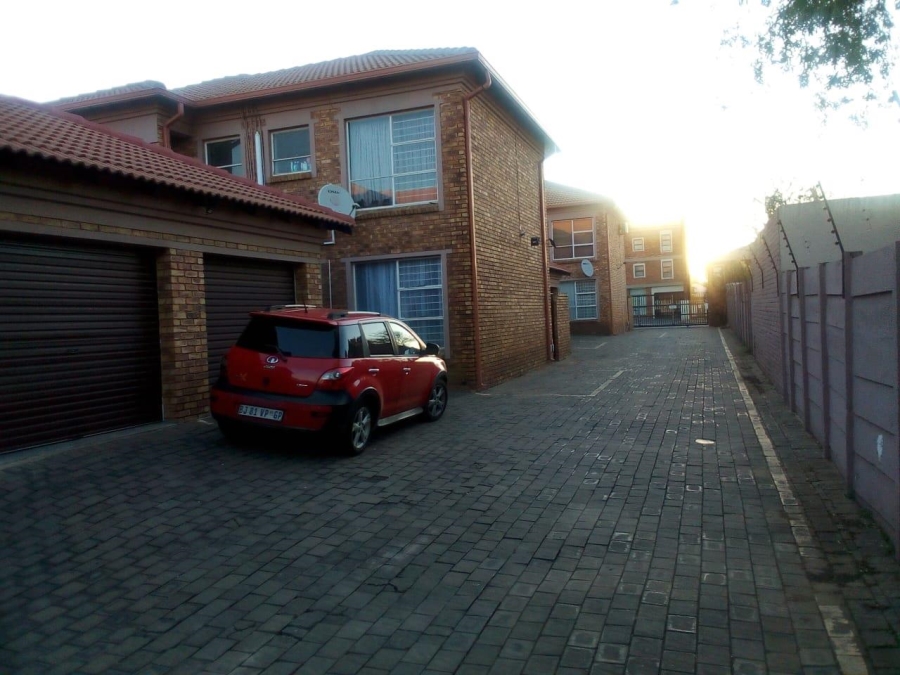2 Bedroom Property for Sale in Nimrod Park Gauteng