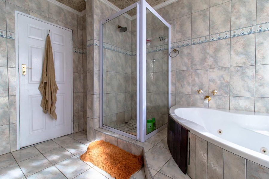 4 Bedroom Property for Sale in Alberante Gauteng