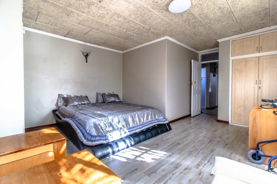 4 Bedroom Property for Sale in Alberante Gauteng