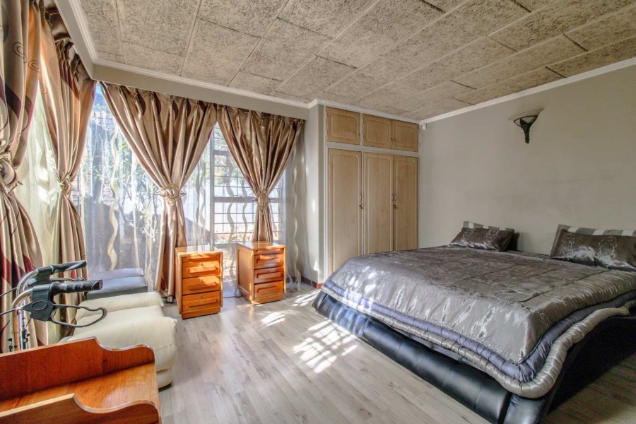 4 Bedroom Property for Sale in Alberante Gauteng