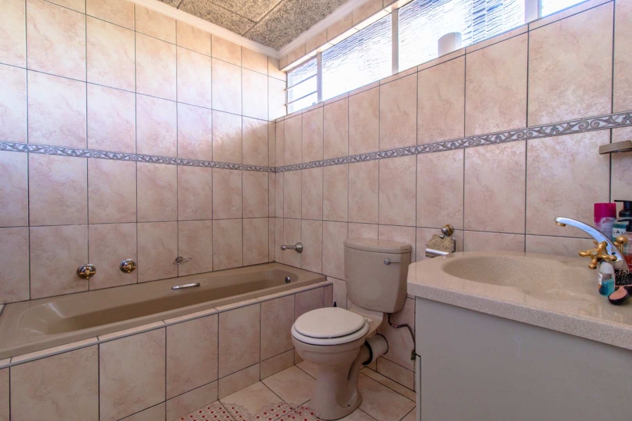 4 Bedroom Property for Sale in Alberante Gauteng