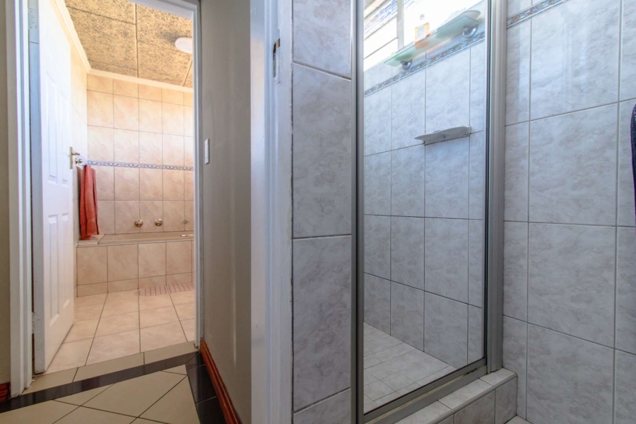 4 Bedroom Property for Sale in Alberante Gauteng
