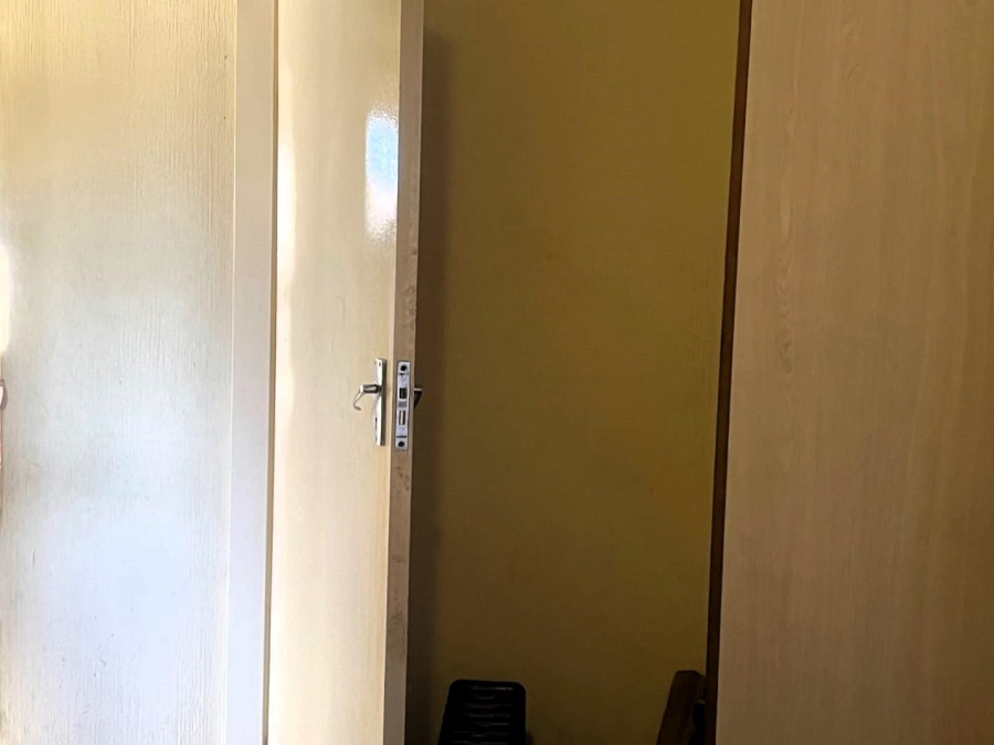 2 Bedroom Property for Sale in Rosettenville Gauteng