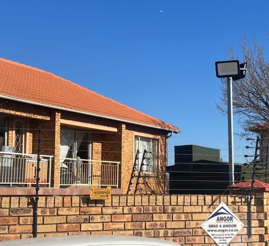 2 Bedroom Property for Sale in Rosettenville Gauteng