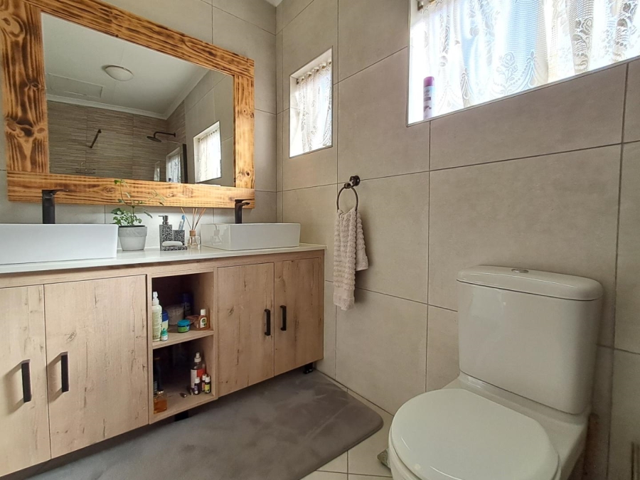 3 Bedroom Property for Sale in Brackenhurst Gauteng