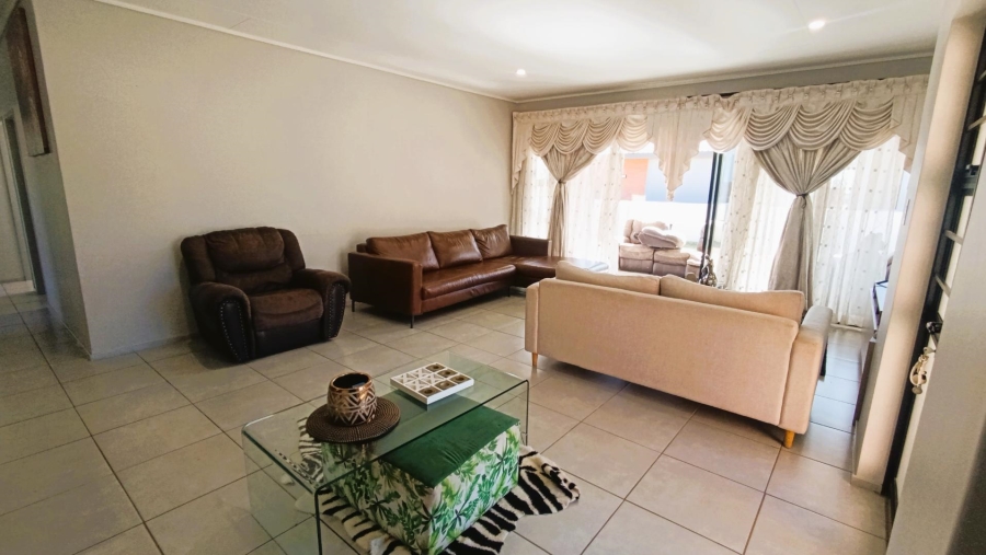 4 Bedroom Property for Sale in Amberfield Gauteng