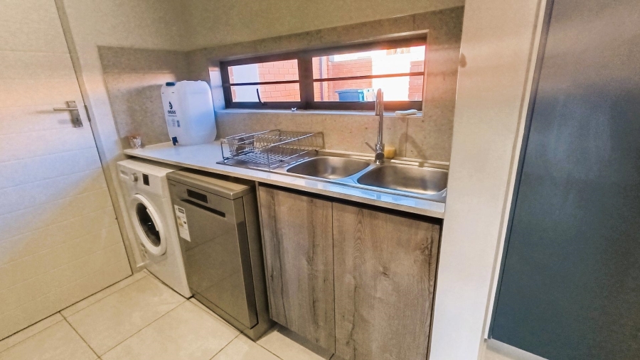 4 Bedroom Property for Sale in Amberfield Gauteng