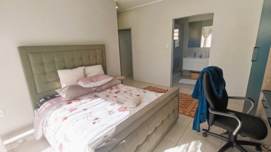 4 Bedroom Property for Sale in Amberfield Gauteng