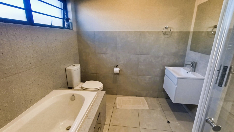 4 Bedroom Property for Sale in Amberfield Gauteng