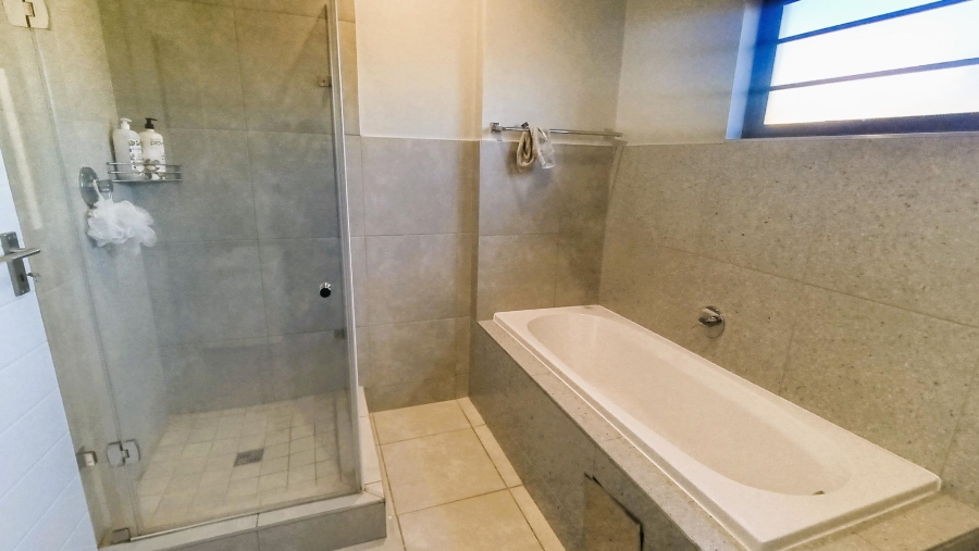 4 Bedroom Property for Sale in Amberfield Gauteng